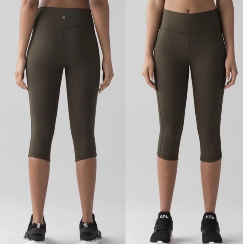 Lululemon Squad Goals Crop 17